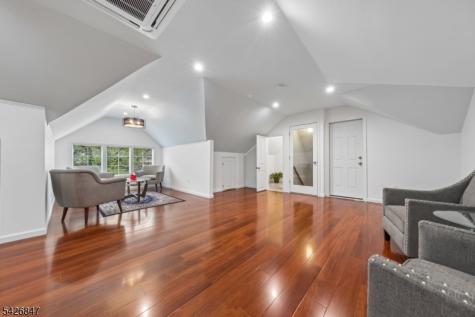 21 Winding Way West Orange NJ 07052