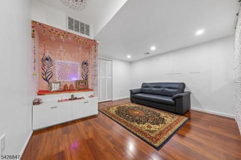 21 Winding Way West Orange NJ 07052