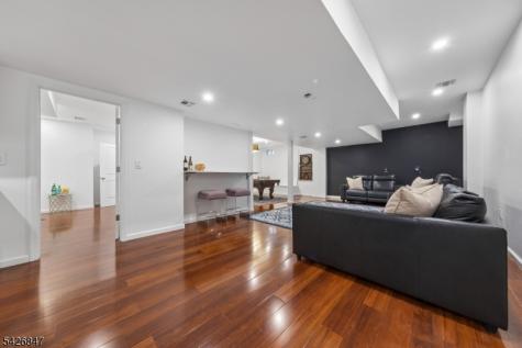 21 Winding Way West Orange NJ 07052