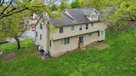 21 Winding Way West Orange NJ 07052