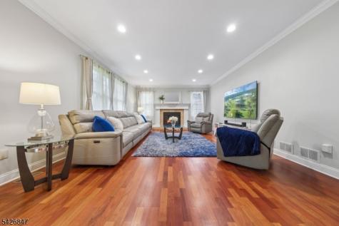 21 Winding Way West Orange NJ 07052