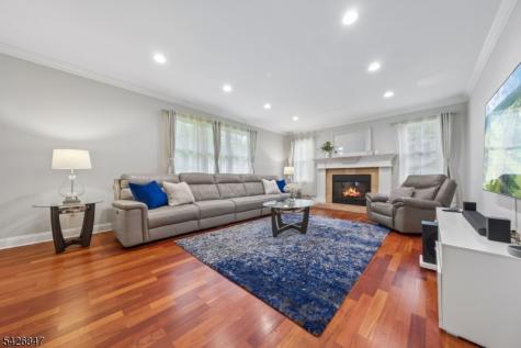 21 Winding Way West Orange NJ 07052