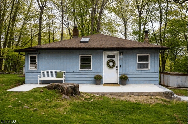 15 Mohican Avenue Roxbury NJ 07850