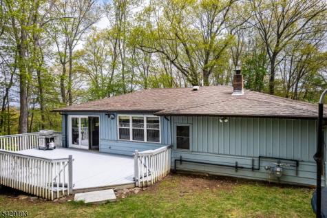 15 Mohican Avenue Roxbury NJ 07850