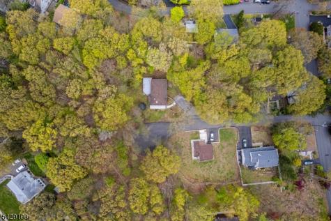 15 Mohican Avenue Roxbury NJ 07850