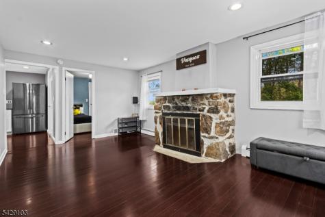 15 Mohican Avenue Roxbury NJ 07850