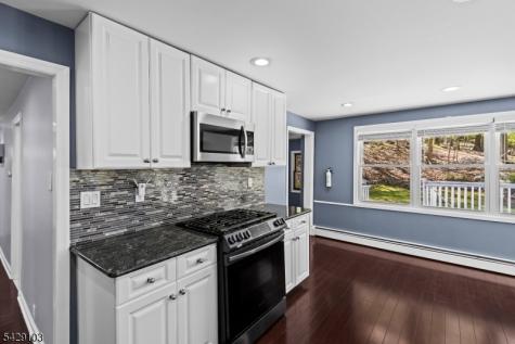 15 Mohican Avenue Roxbury NJ 07850