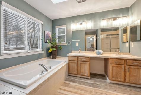 114 Black Oak Trail Jefferson NJ 07849