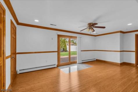 95 Calvert Avenue E Edison NJ 08820
