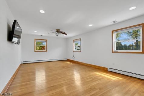 95 Calvert Avenue E Edison NJ 08820