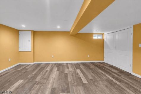 95 Calvert Avenue E Edison NJ 08820
