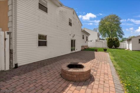 95 Calvert Avenue E Edison NJ 08820