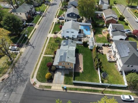 95 Calvert Avenue E Edison NJ 08820