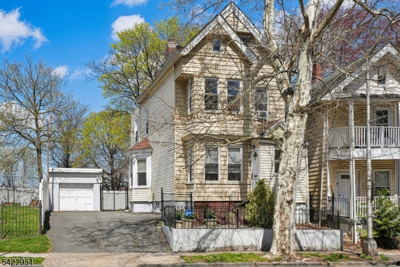 70 9TH Avenue East Orange NJ 07018