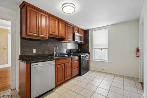 70 9TH Avenue East Orange NJ 07018