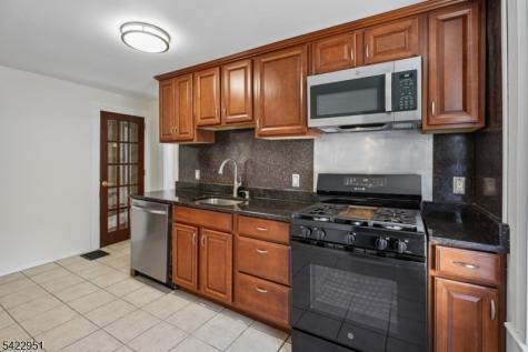 70 9TH Avenue East Orange NJ 07018