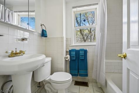 70 9TH Avenue East Orange NJ 07018