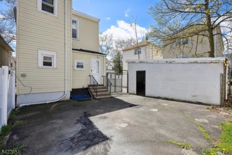 70 9TH Avenue East Orange NJ 07018