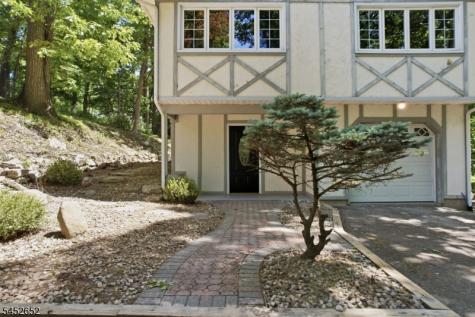 3 Conklin Avenue Hopatcong NJ 07874