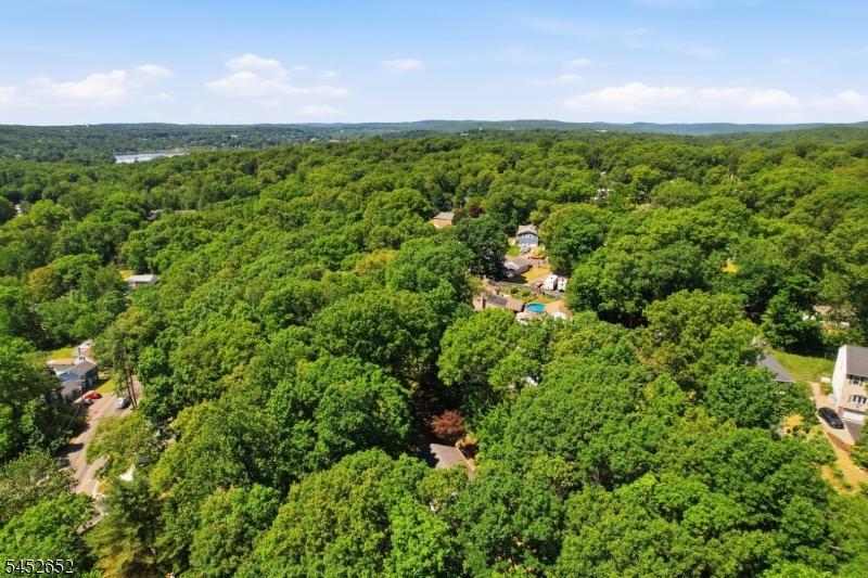 3 Conklin Avenue Hopatcong NJ 07874