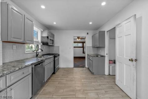 17 Chauncey Avenue East Orange NJ 07017