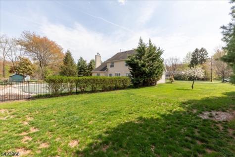 2 Nicole Drive Franklin NJ 08873