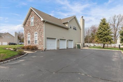 2 Nicole Drive Franklin NJ 08873