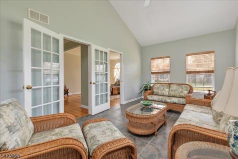 2 Nicole Drive Franklin NJ 08873
