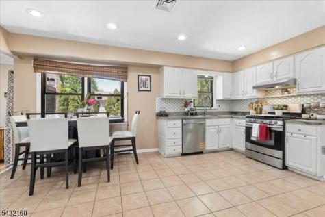 24 Sandalwood Drive Edison NJ 08820
