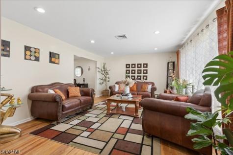 24 Sandalwood Drive Edison NJ 08820