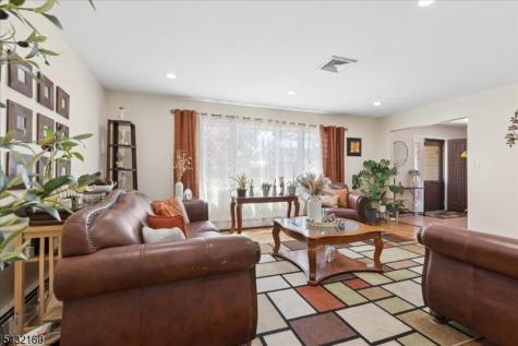 24 Sandalwood Drive Edison NJ 08820