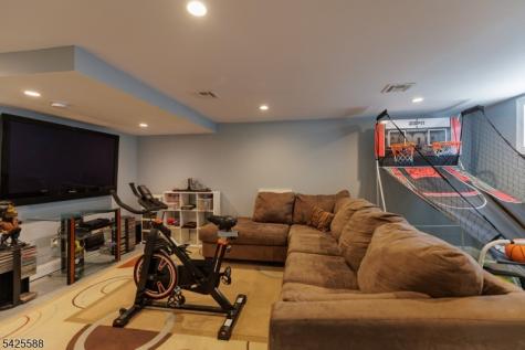 27 Schuyler Drive Clark NJ 07066