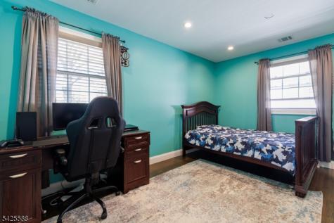 27 Schuyler Drive Clark NJ 07066