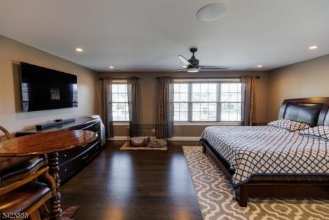 27 Schuyler Drive Clark NJ 07066