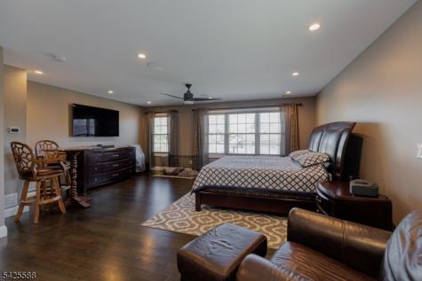 27 Schuyler Drive Clark NJ 07066