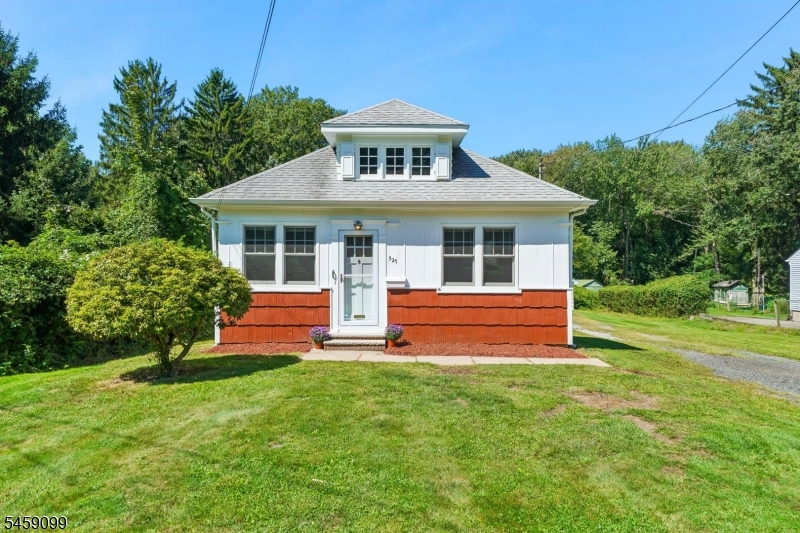 327 Saint Cloud Avenue West Orange NJ 07052