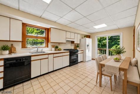 327 Saint Cloud Avenue West Orange NJ 07052