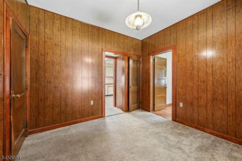 327 Saint Cloud Avenue West Orange NJ 07052