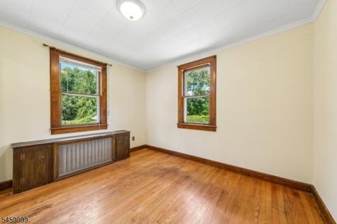 327 Saint Cloud Avenue West Orange NJ 07052