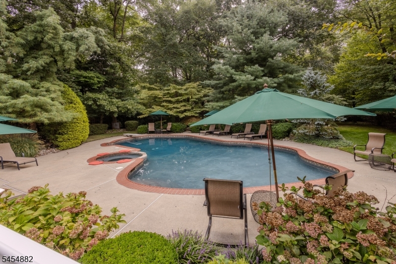 6 Burlington Lane East Brunswick NJ 08816
