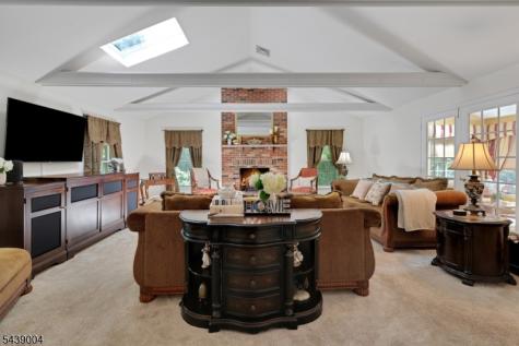 10 Moonshadow Court Kinnelon NJ 07405