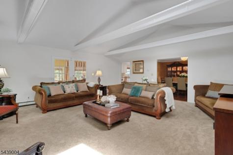 10 Moonshadow Court Kinnelon NJ 07405