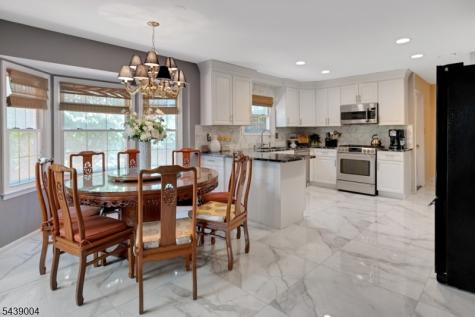10 Moonshadow Court Kinnelon NJ 07405