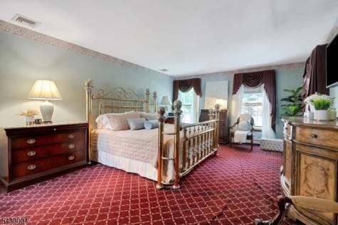 10 Moonshadow Court Kinnelon NJ 07405