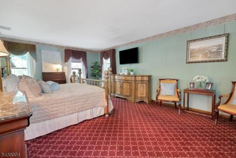 10 Moonshadow Court Kinnelon NJ 07405