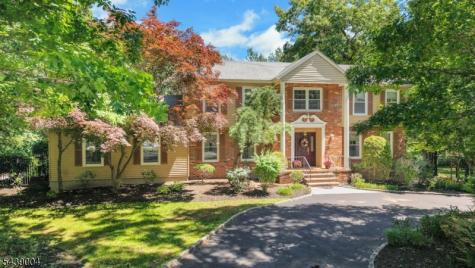 10 Moonshadow Court Kinnelon NJ 07405