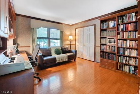 10 Moonshadow Court Kinnelon NJ 07405
