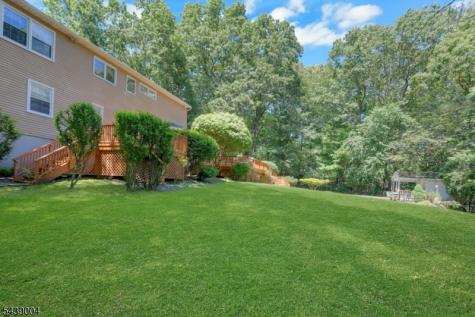 10 Moonshadow Court Kinnelon NJ 07405