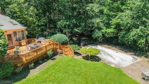 10 Moonshadow Court Kinnelon NJ 07405