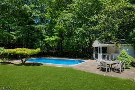 10 Moonshadow Court Kinnelon NJ 07405